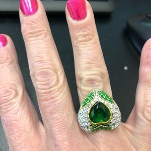 Green Gemstone Fashion Ring